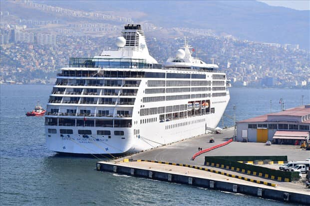 İzmir'de Kruvaziyer Turizmi Ekonomiye Canlılık Getirdi