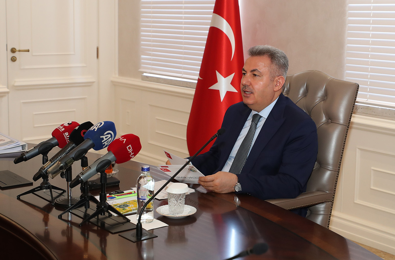İzmir Valisi, 2 Ayda 11 Suç Örgütünü Çökertti
