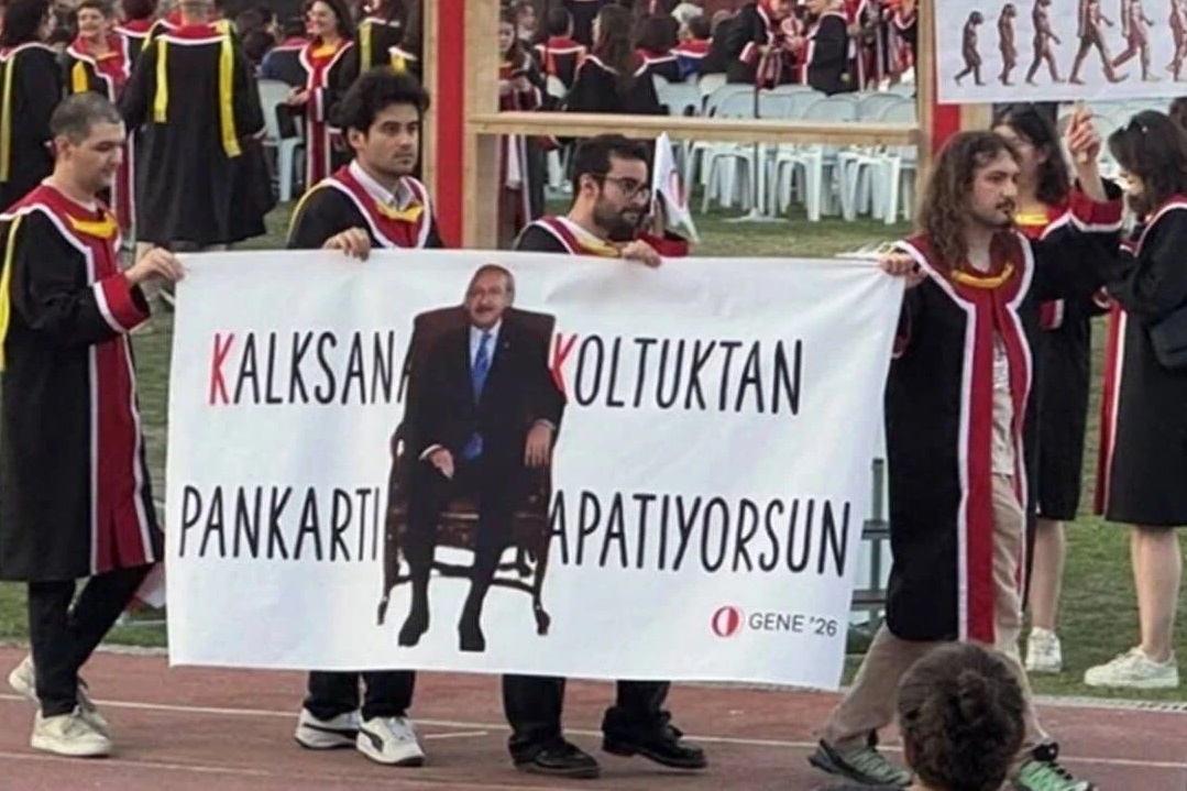 ODTÜ mezuniyetinde 'Mutlak butlan' mesajları