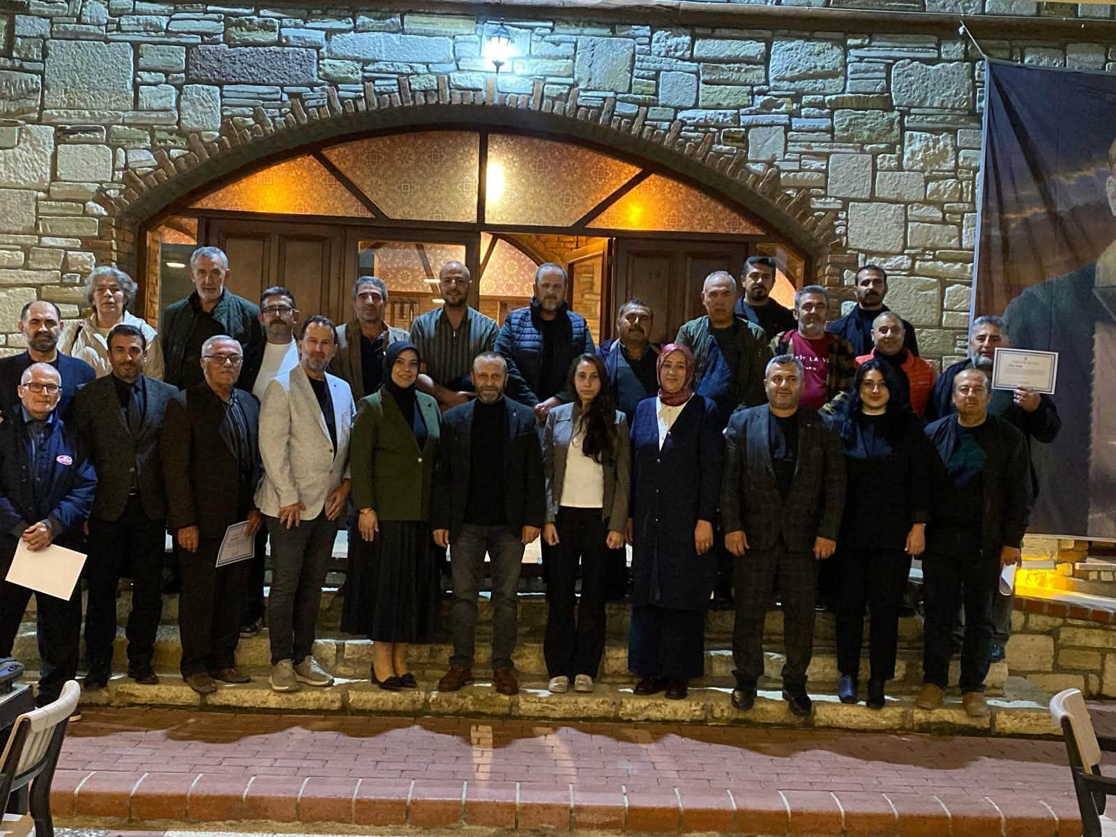 AK PARTİ ALİAĞA’DA 32 MAHALLE BAŞKANIYLA İSTİŞARE TOPLANTISI