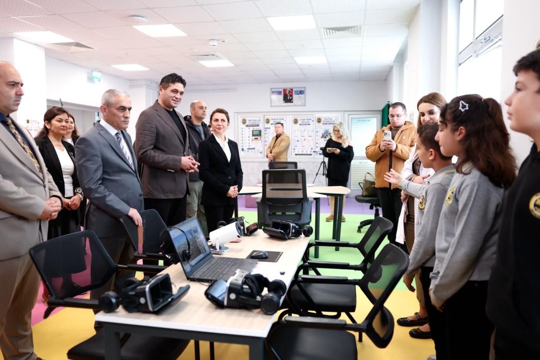 ALİAĞA 100. YIL ORTAOKULU’NDA “GELECEĞİN SINIFI” AÇILDI