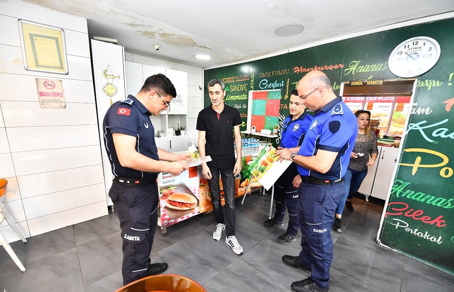 İzmir Büyükşehir Belediyesi zabıta ekipleri bayram öncesi sıkı denetimde