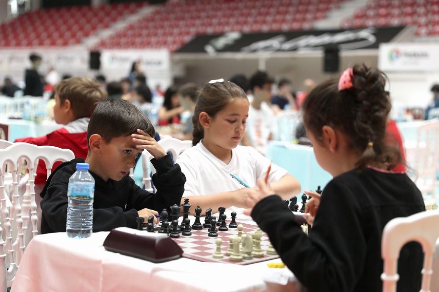 Satrançseverler Kyme Satranç Turnuvası’nda Buluşuyor