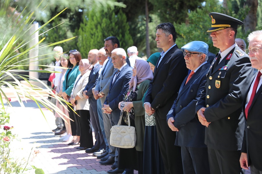 Aliağa’da Protokol ve Vatandaşlar Bayramlaştı