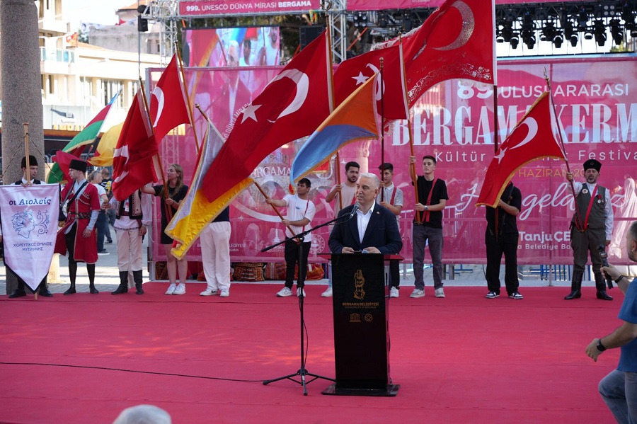 Uluslararası Bergama Kermesi Kültür ve Sanat Festivali başladı