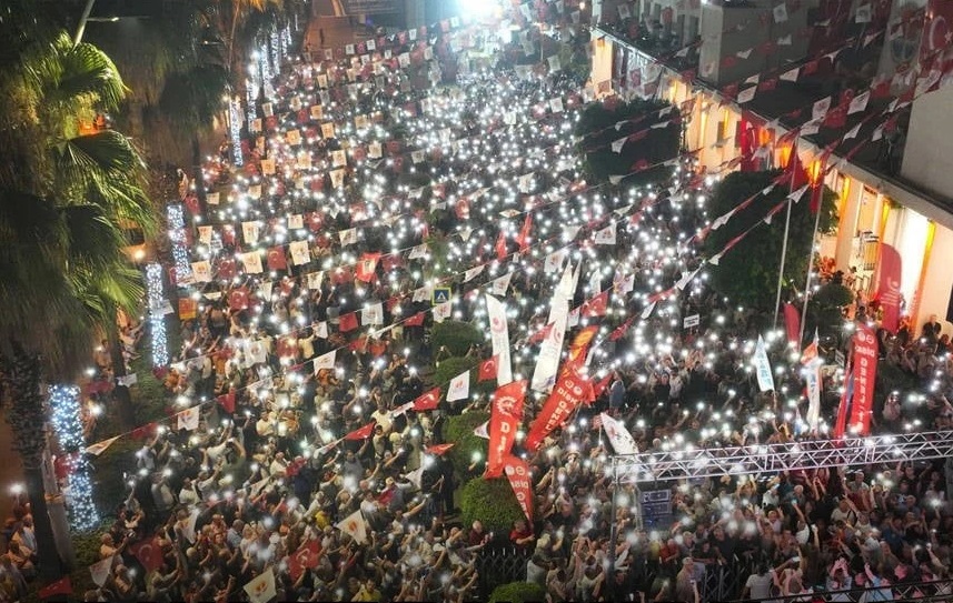 Adana Zeydan Karalar’a sahip çıktı