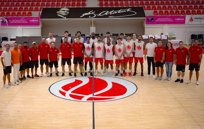 Petkimspor tam kadro yeni sezon hazırlıklarında
