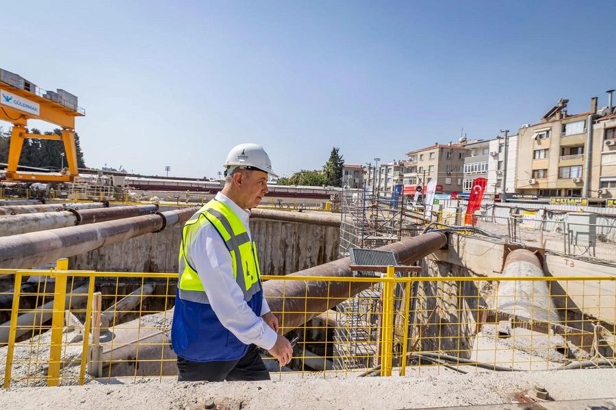 İzmir'in kalbine giden tünellerde ışık göründü