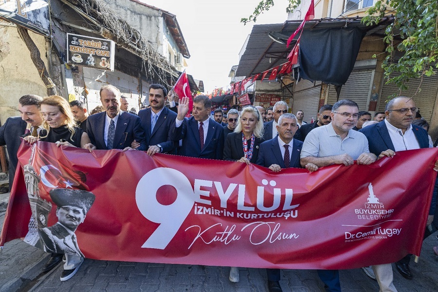 İzmir’in kurtuluşunun yıl dönümünde Zafer Yürüyüşü