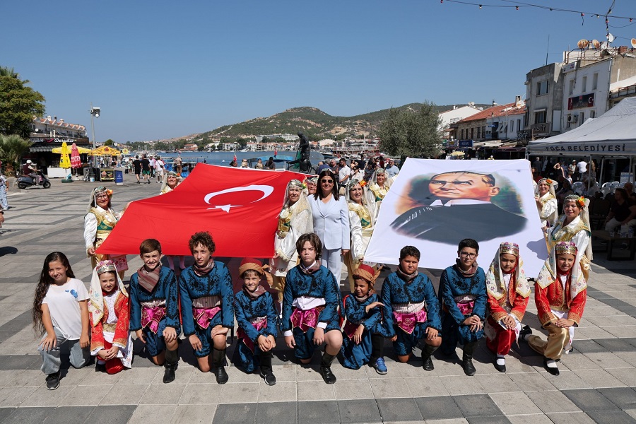 Foça’nın Kurtuluşunun 103. Yılı Coşkuyla Kutlandı