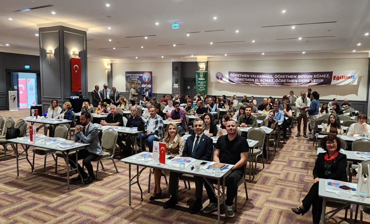 Eğitim-İş'den Aliağa'da Sendikal Eğitim