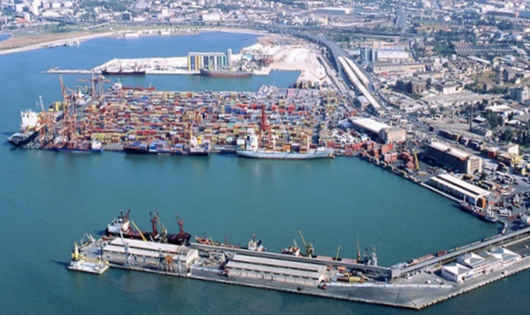 İzmir limanı kaderine terk edildi