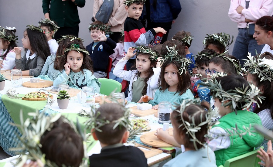 Şakran’da 6. Geleneksel Zeytin Kırma Şenliği Düzenlendi