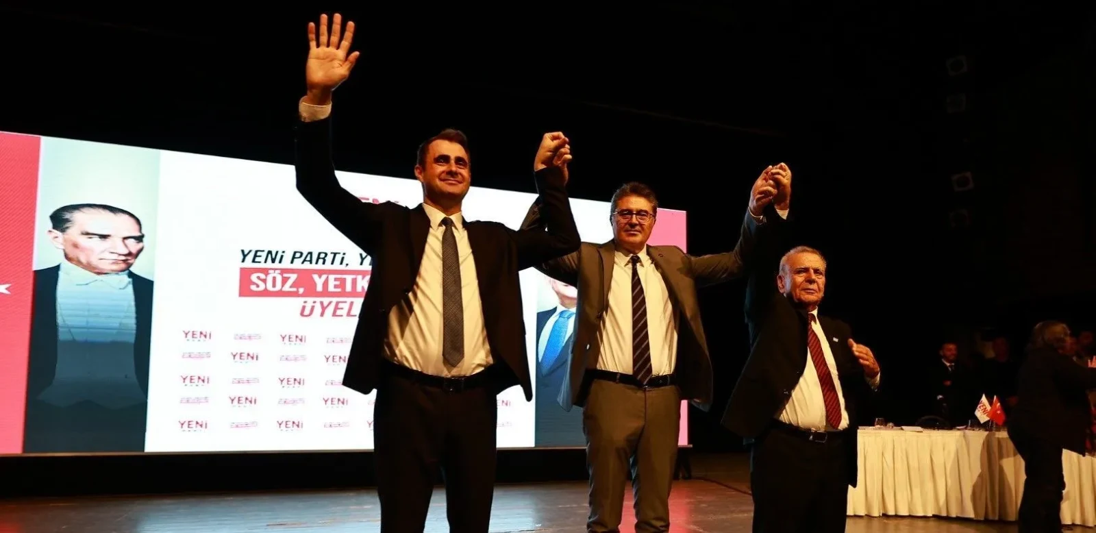 YENİ PARTİ İZMİR ÖN SEÇİMİNDE ÇAĞATAY GÜÇ KAZANDI