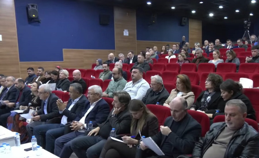 Aliağa Belediye Meclisi'nde Sayıstay Raporu Gerginliği