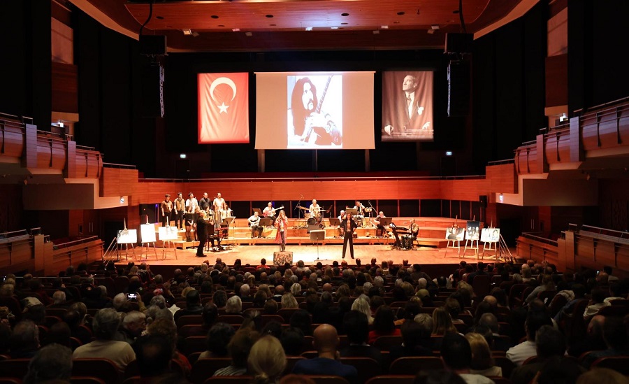 Barış Manço, şarkılarıyla anıldı