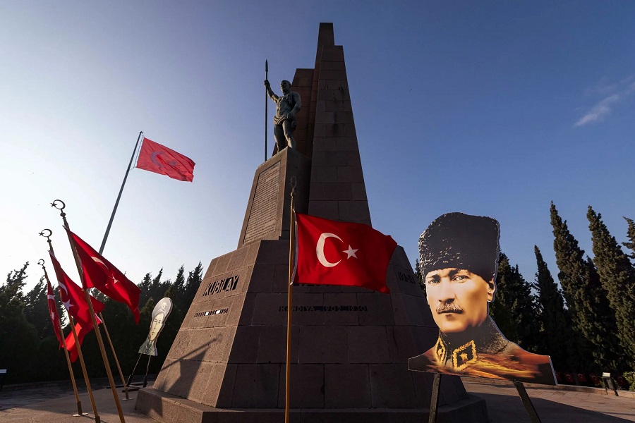 Menemen’de devrim şehitleri Kubilay ve arkadaşlarına tarihi vefa