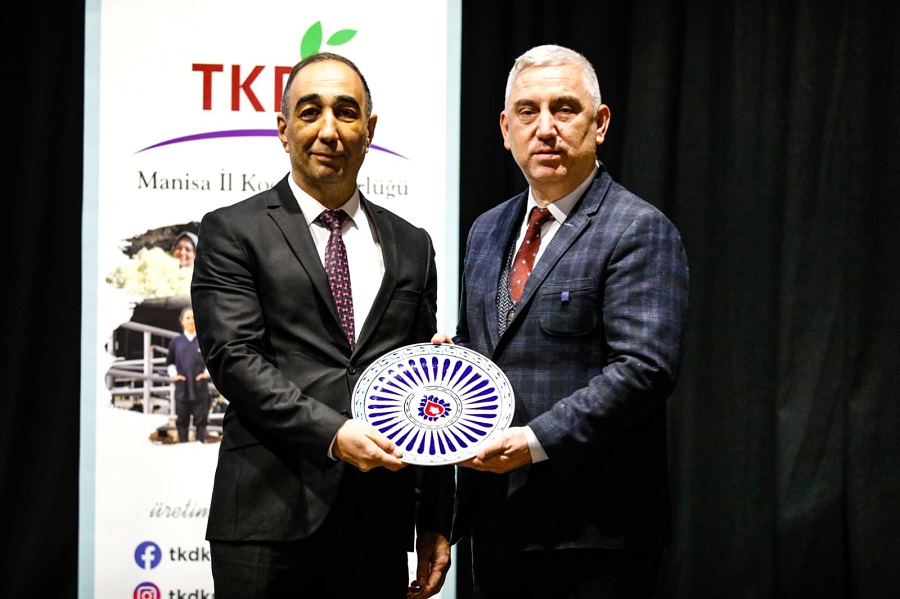 BERGAMA’DA TARIMSAL KALKINMA BİLGİLENDİRME TOPLANTISI GERÇEKLEŞTİRİLDİ