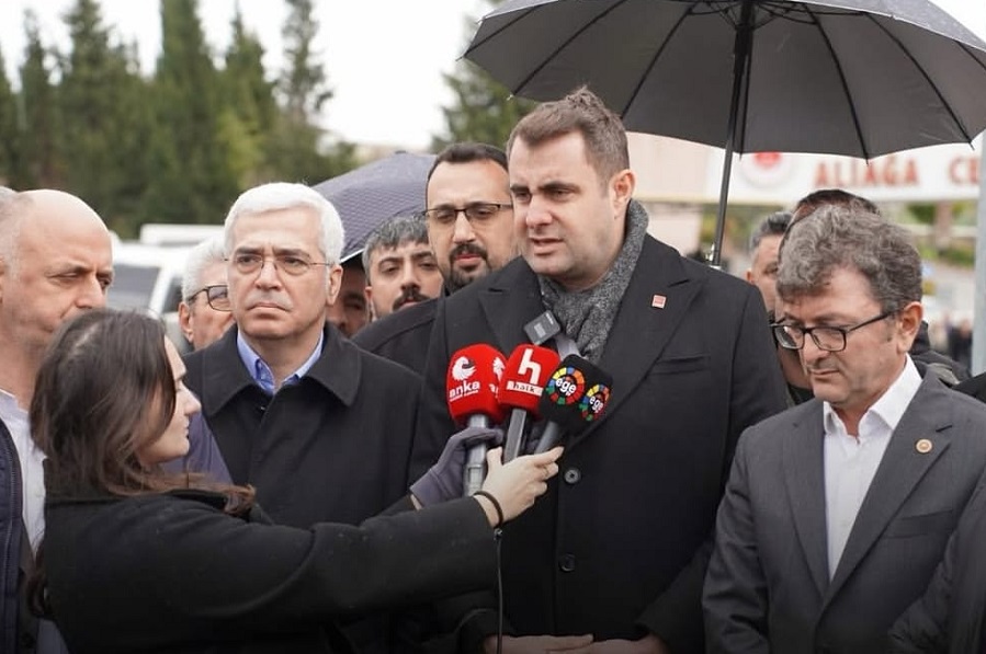 CHP İzmir'den tutuklu öğrencilere ziyaret