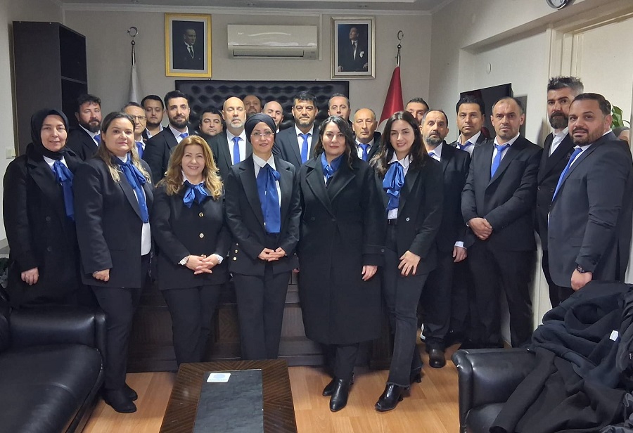 Aliağa Esnaf Odası’nda İsa Özbek Dönemi Resmen Başladı: Mazbatayı Aldı, Görevi Devraldı