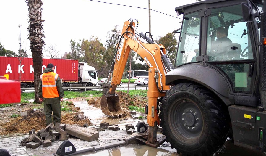 Aliağa Belediyesi'nden Yağmura Hızlı Müdahale