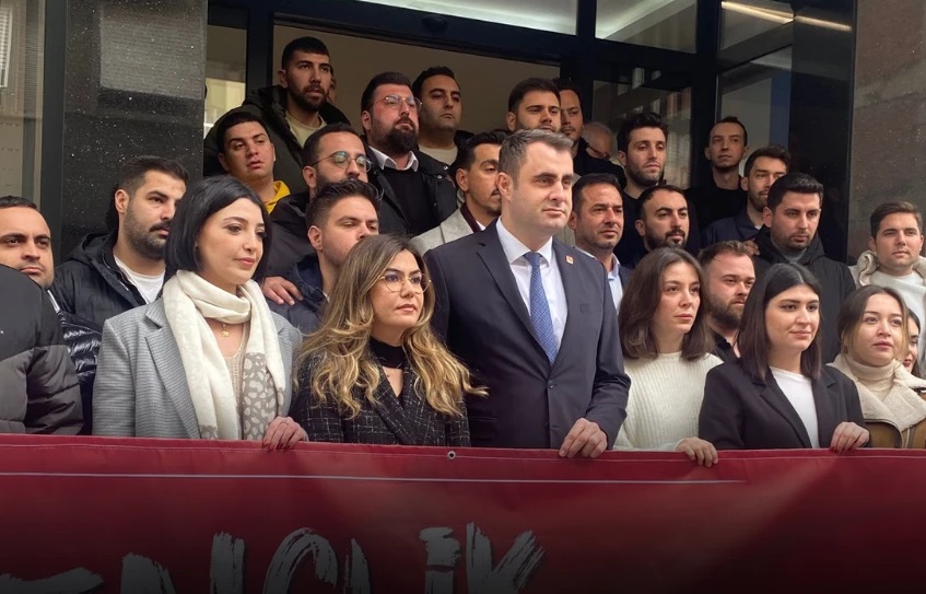 Yüzde 24’lük siyasi anlayış İzmir’i yönetmeye çalışıyor