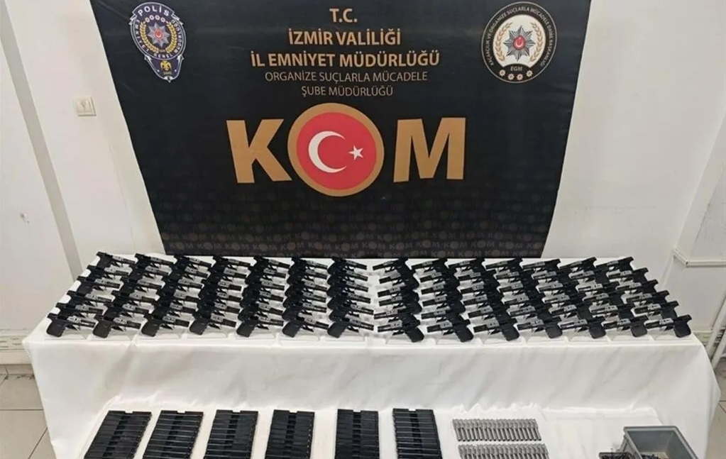 İzmir’de helikopter destekli operasyonda 193 tabanca ele geçirildi, 7 tutuklama