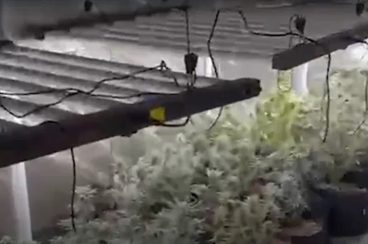 Menemen'de Zehir Serasına Baskın