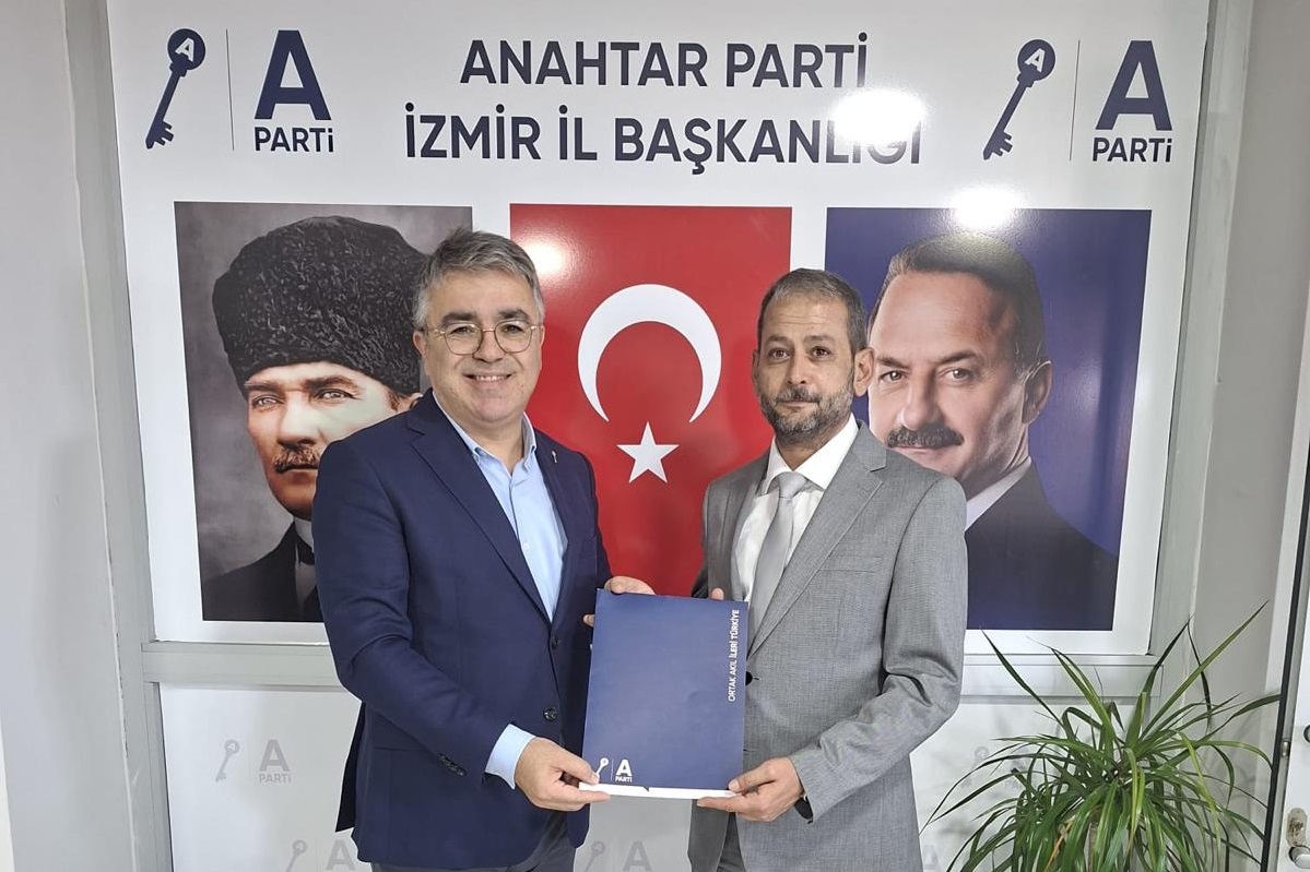 ANAHTAR PARTİ ALİAĞA İLÇE BAŞKANI İLKER TÜRKER YENİ YÖNETİMİ AÇIKLAMAYA HAZIRLANIYOR