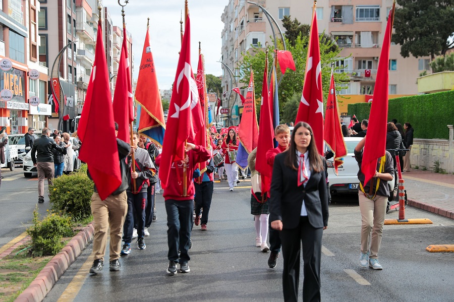 Aliağa’da 23 Nisan Çocuk Bayramı Coşkuyla Kutlandı