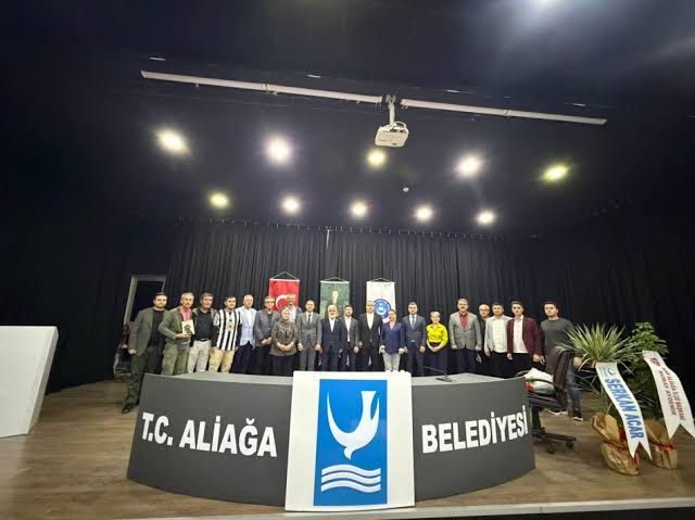 ALİAĞA’DA “MALAZGİRT’TEN CUMHURİYETE” KONFERANSI DÜZENLENDİ