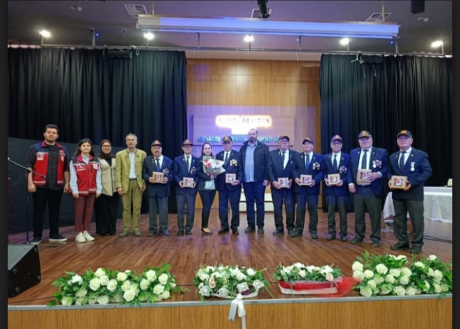 Aliağa’da Kıbrıs Gazileri Öğrencilerle Bir Araya Geldi