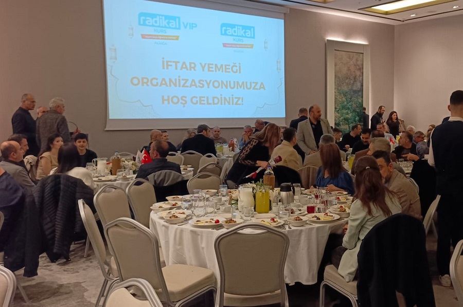 Aliağa Radikal Kurs İftar Yemeği Düzenledi